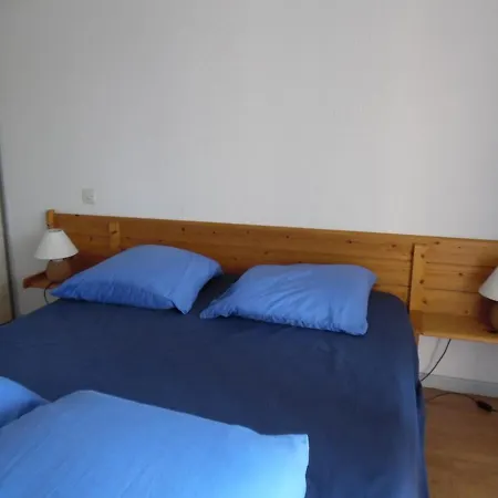 2 Pieces A 300m De La Avec Parking Et Lave-linge - Fr-1-750-55 Apartment